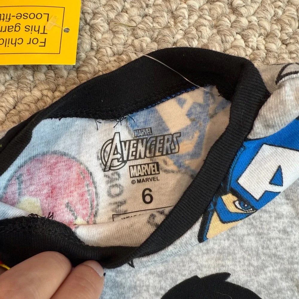 Kids Marvel Avengers Pajamas Size 6 Short Sleeve Shirt‎ Shorts Set